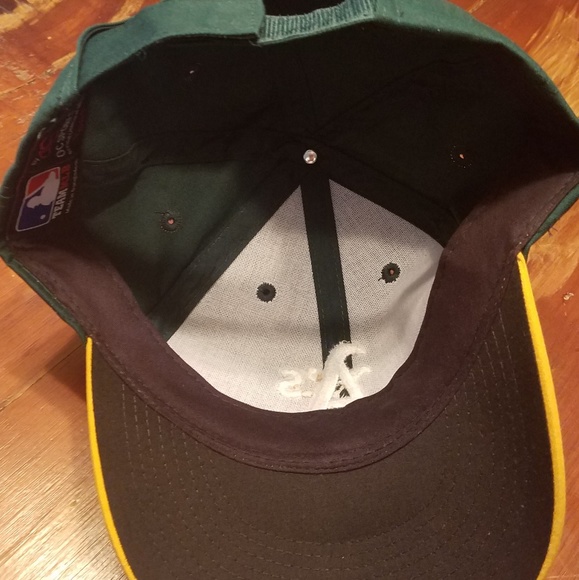 🌺 A's Hat NWOT - Picture 3 of 4